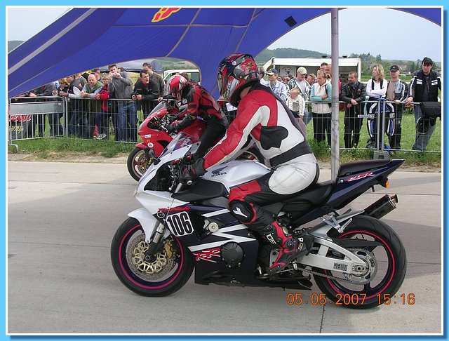 moto20.jpg