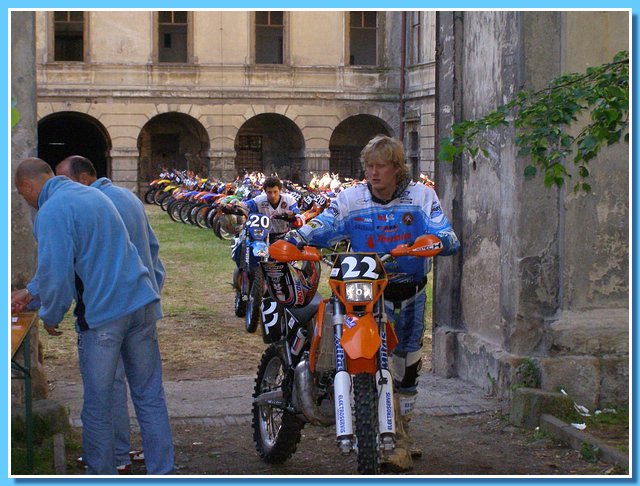 moto24.jpg